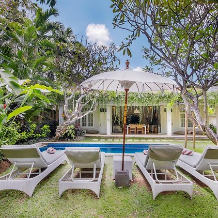 Villa Lodek Deluxe Seminyak Dış mekan fotoğraf