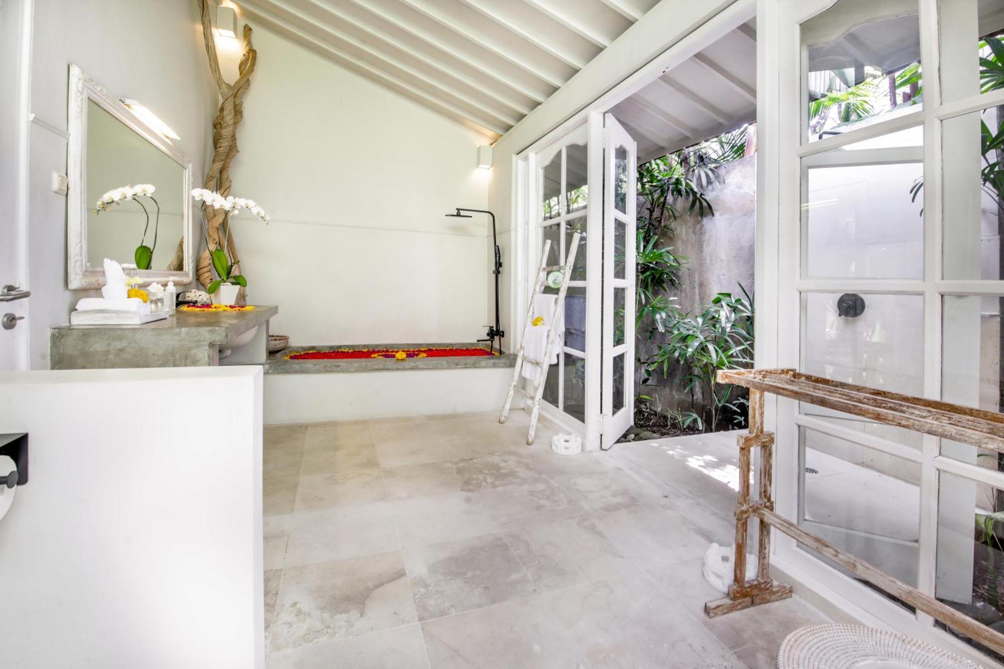 Villa Lodek Deluxe Seminyak Dış mekan fotoğraf